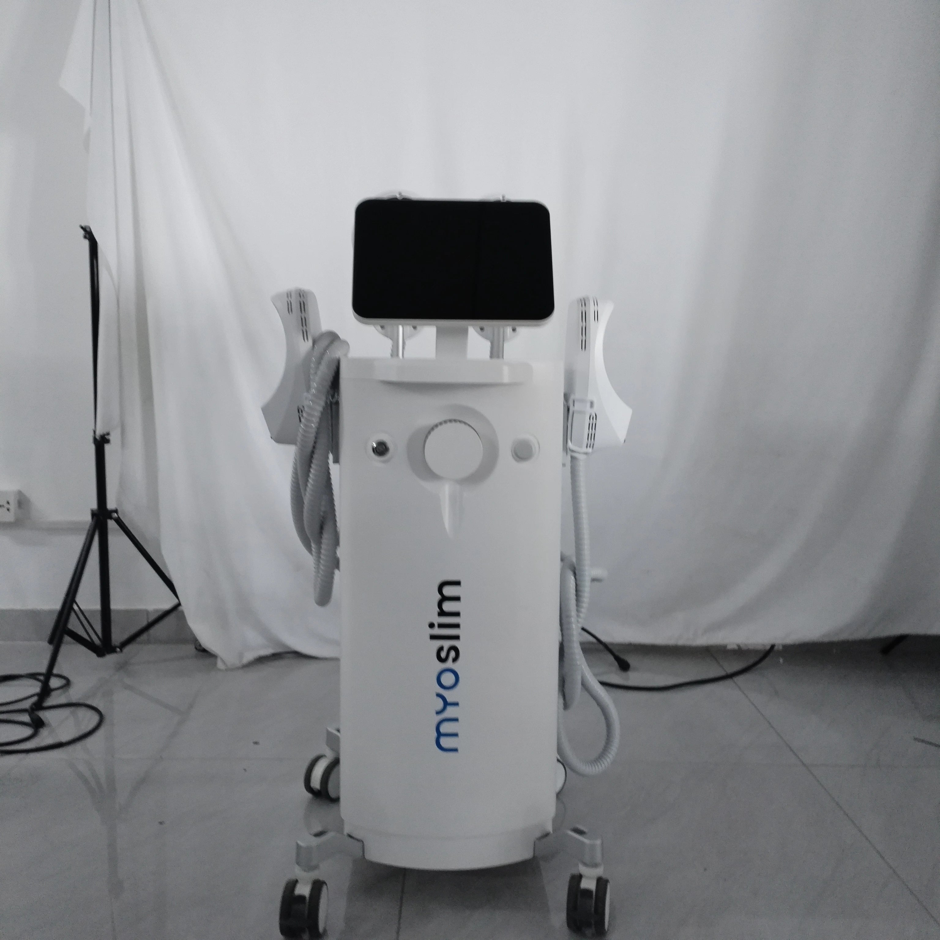 Weight Loss Imaging Body Muscle Slimming Machine 6500W With 4 Handles EMS Electromagnetic Stimulating