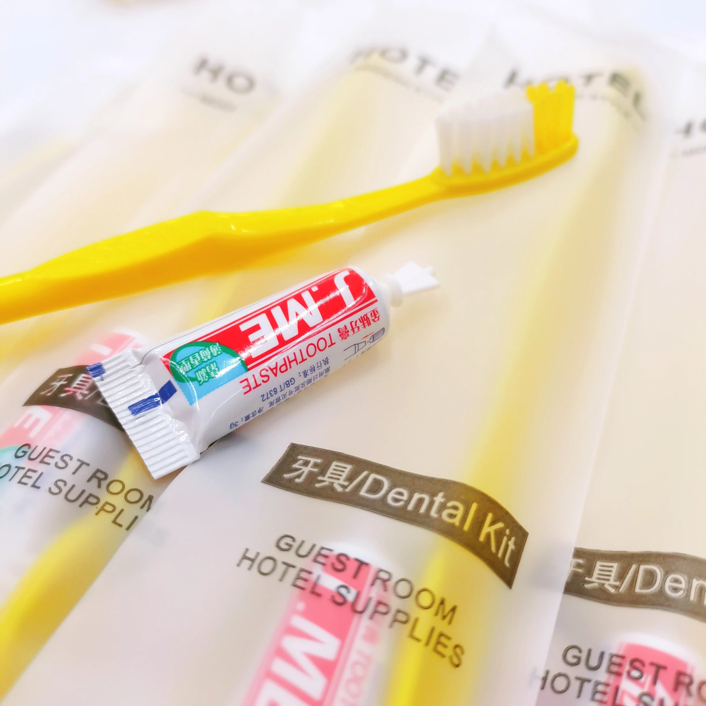 Hotel Supplies Travel Trip Dental Kit Disposable Toothbrush Toothpaste Sets Wholesale Independent Packing