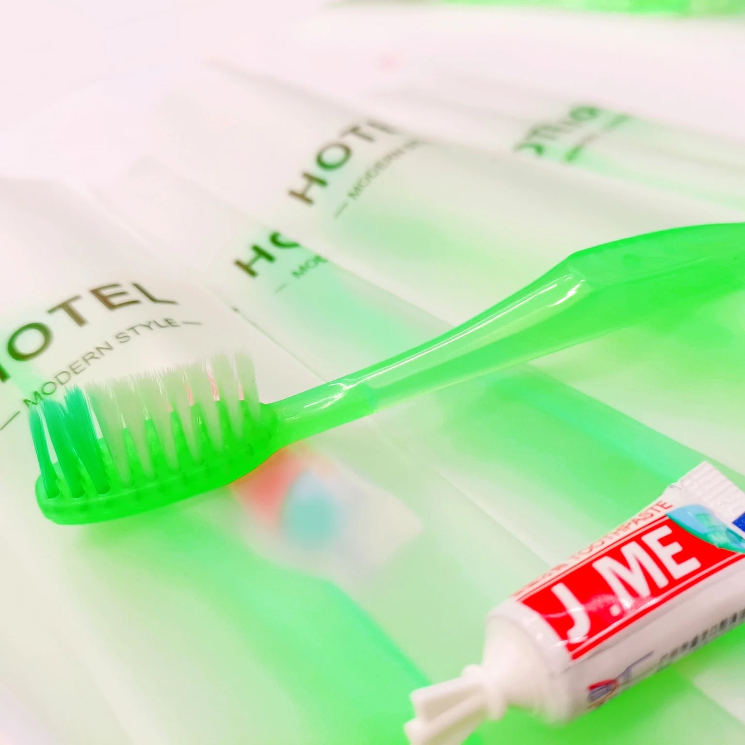 Hotel Supplies Travel Trip Dental Kit Disposable Toothbrush Toothpaste Sets Wholesale Independent Packing